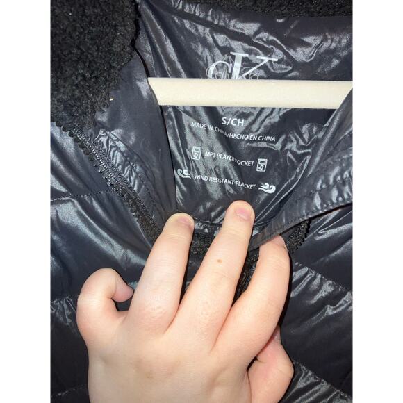 Calvin Klein black down feathers puffer vest size small - Picture 4 of 6